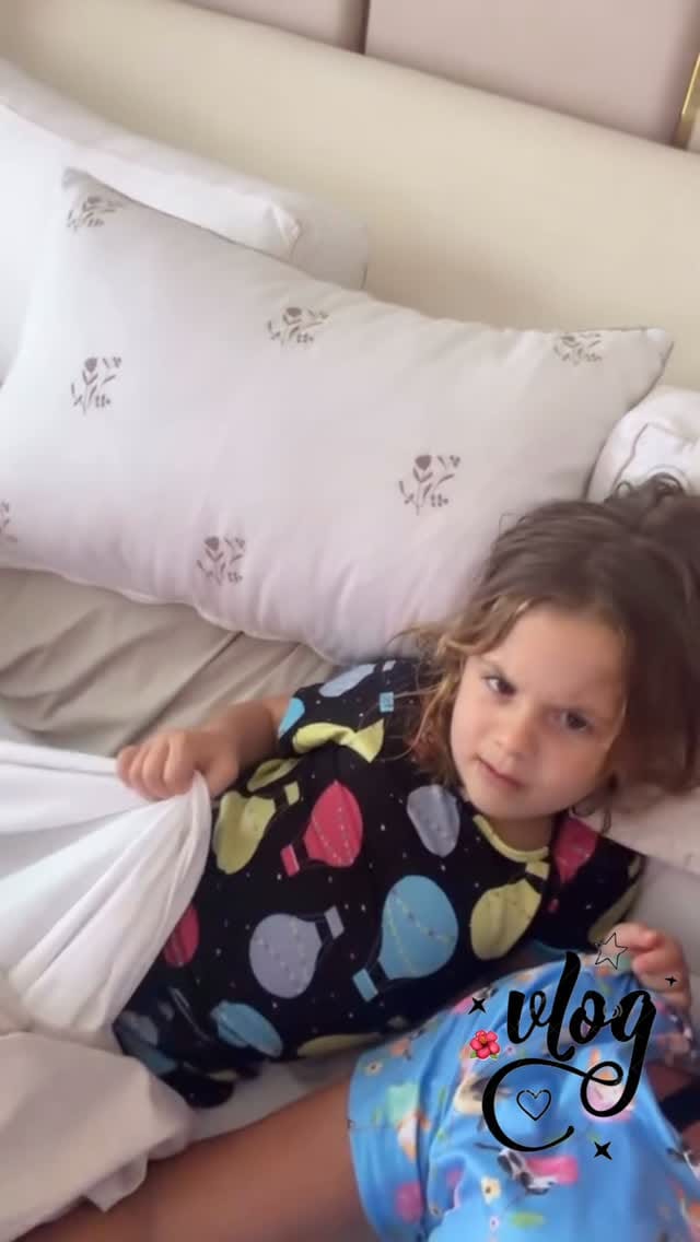 Post 5 by 𝓥𝓵𝓸𝓰 𝓭𝓪 𝓕𝓵𝓸𝓯𝓵𝓸 on Instagram (video)