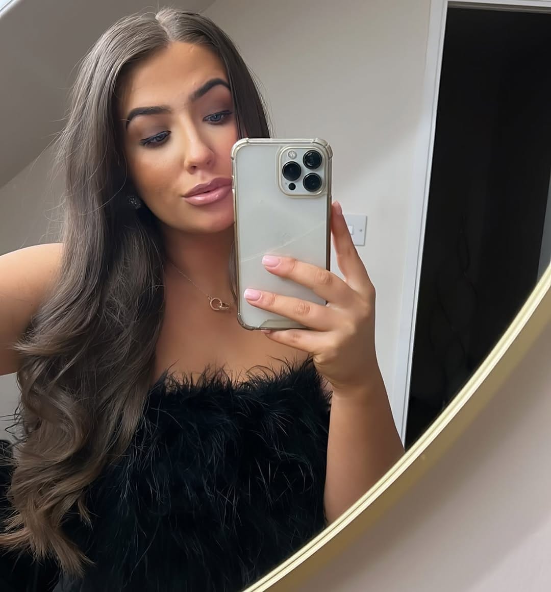Post 6 by Vic on Instagram (image)