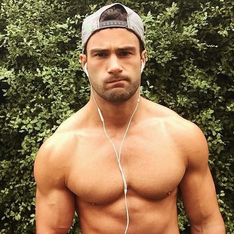 Post 10 by 👑 Josh | Hot Guys on Instagram (image)