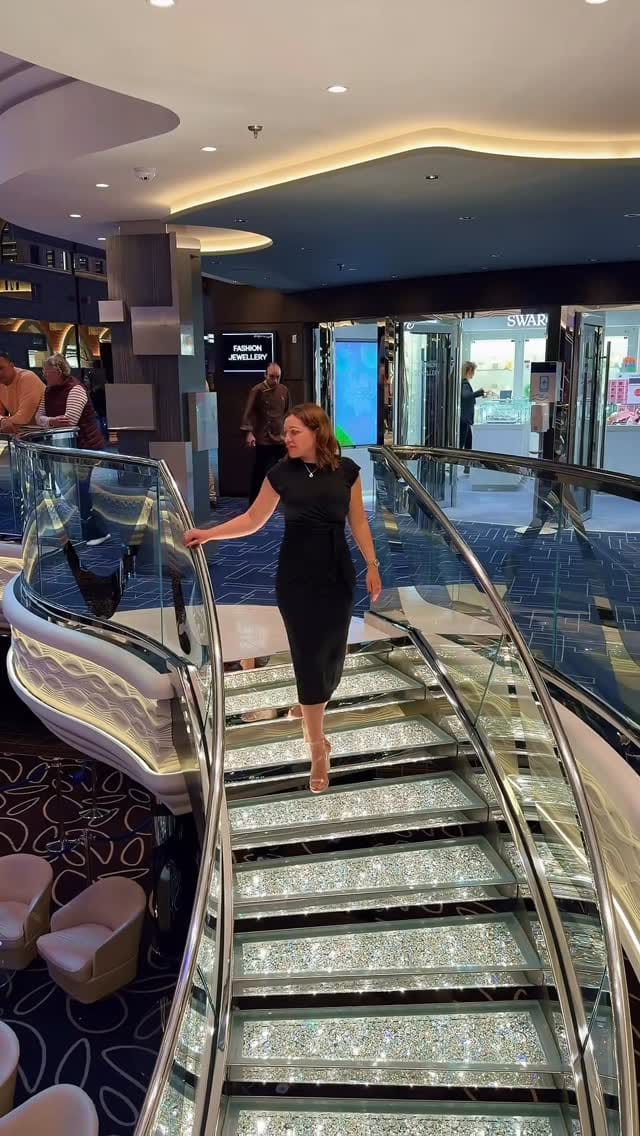 Post 5 by Косметолог Лондон доктор|курси✨Aesthetic practitioner 🇬🇧London on Instagram (video)