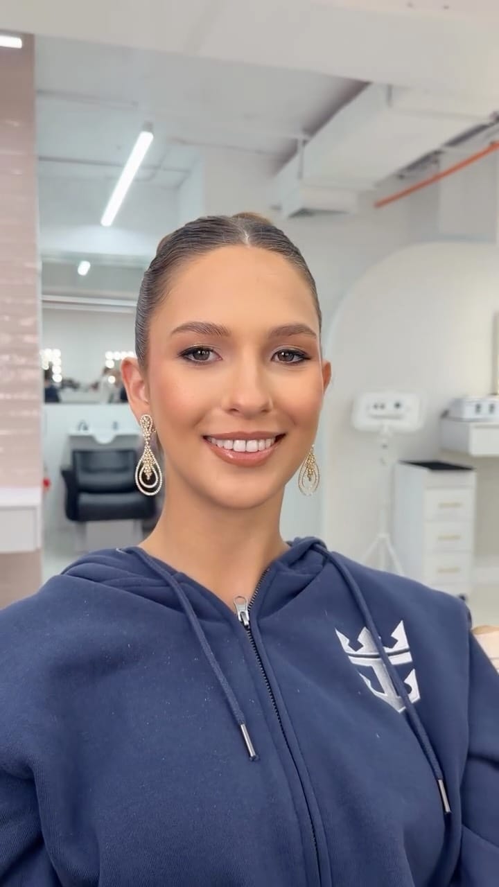 Post 2 by Pro Makeup Artist | Any Victoria 🇵🇦 on Instagram (video)
