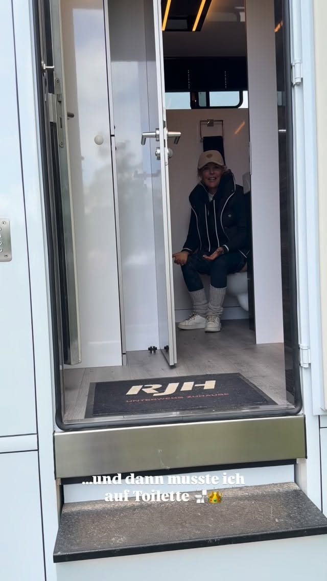 Post 3 by Birgit Jell on Instagram (video)