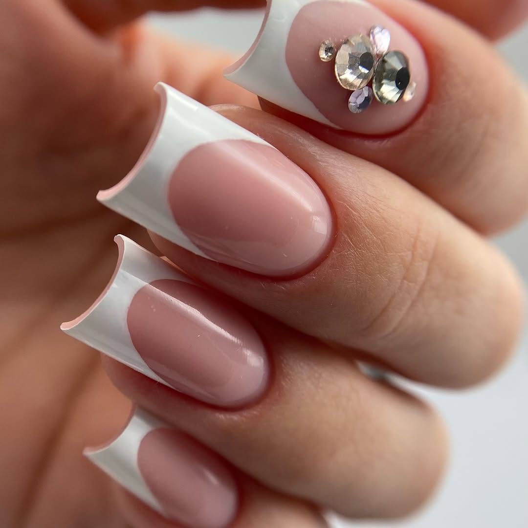 Post 9 by Extension  • Dual form • Manicura on Instagram (carousel)