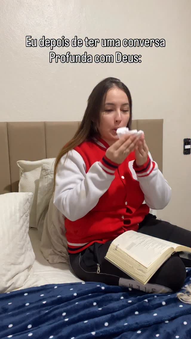 Post 5 by Victória  Queiroz on Instagram (video)