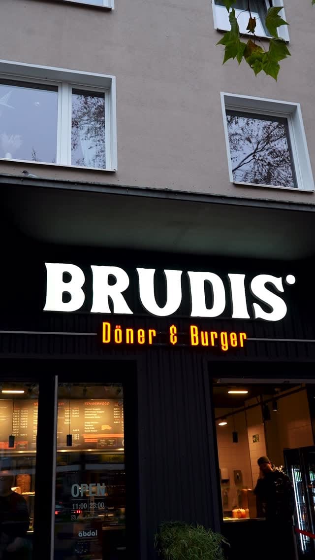Post 4 by B R U D I S ® on Instagram (video)