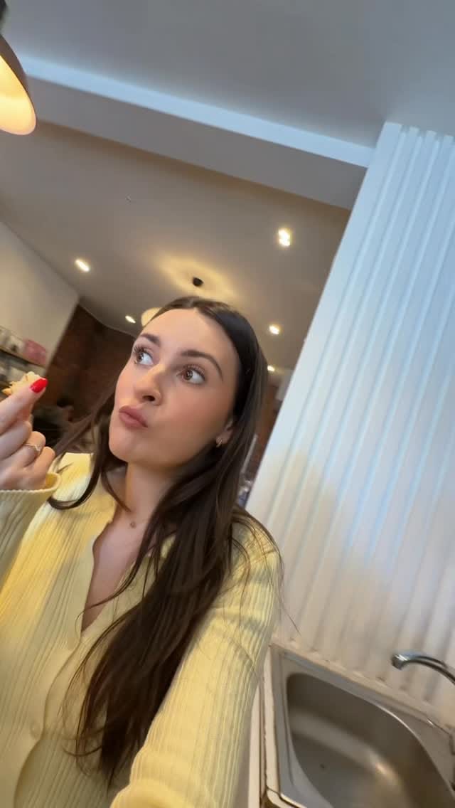 Post 7 by 𝗕 𝗨 𝗥 𝗥 𝗔 on Instagram (video)
