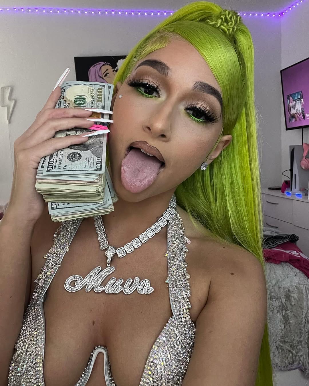 Post 8 by 𝐕𝐢𝐜𝐭𝐨𝐫𝐢𝐚 𝐕𝐞𝐥𝐞𝐳 💕⭐️🐐 on Instagram (carousel)