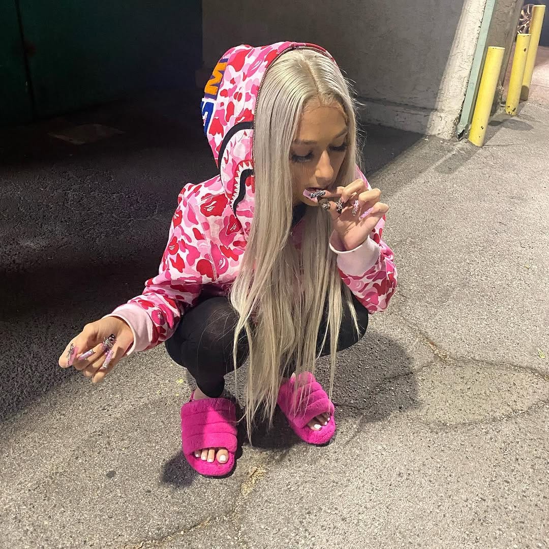 Post 9 by 𝐕𝐢𝐜𝐭𝐨𝐫𝐢𝐚 𝐕𝐞𝐥𝐞𝐳 💕⭐️🐐 on Instagram (carousel)