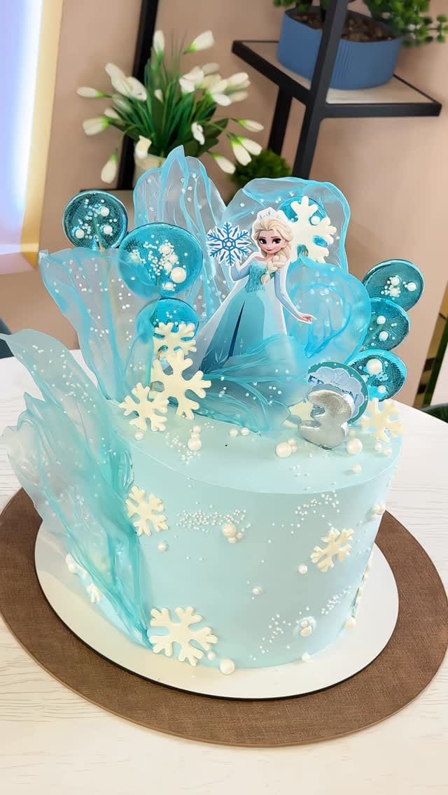 Post 2 by MuNeF Cake🧁 on Instagram (video)