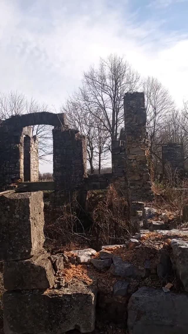 Post 5 by Holly's Haunts on Instagram (video)