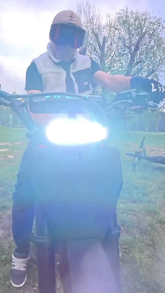 Post 2 by Cow-boy de la STREET 🤠 on Instagram (video)