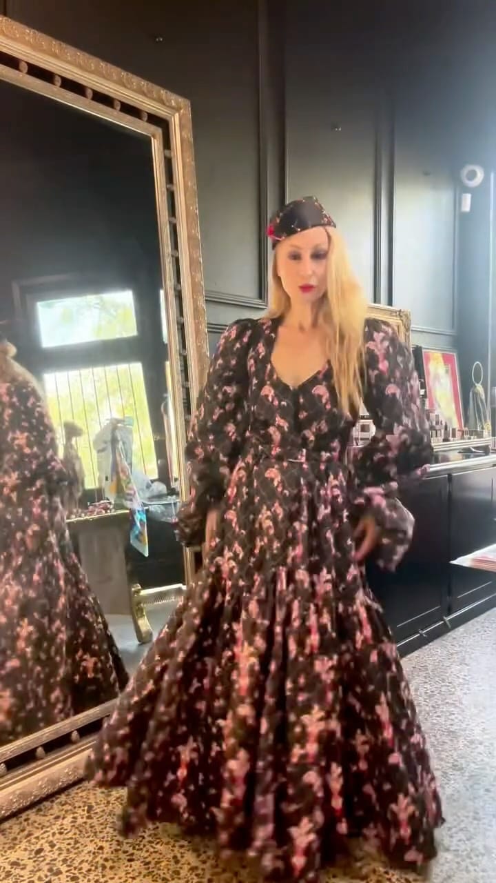 Post 3 by Estelle Michaelides on Instagram (video)