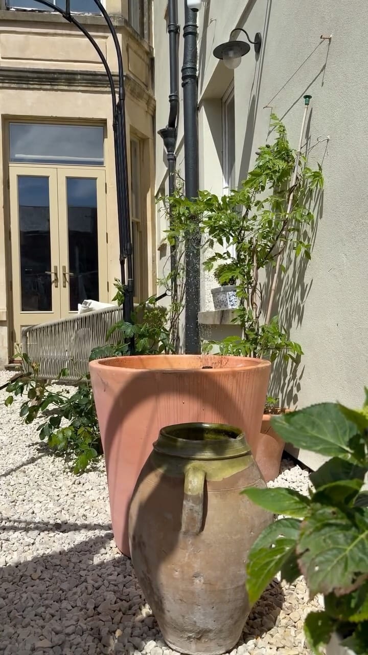 Post 5 by Chloe Michalska on Instagram (video)