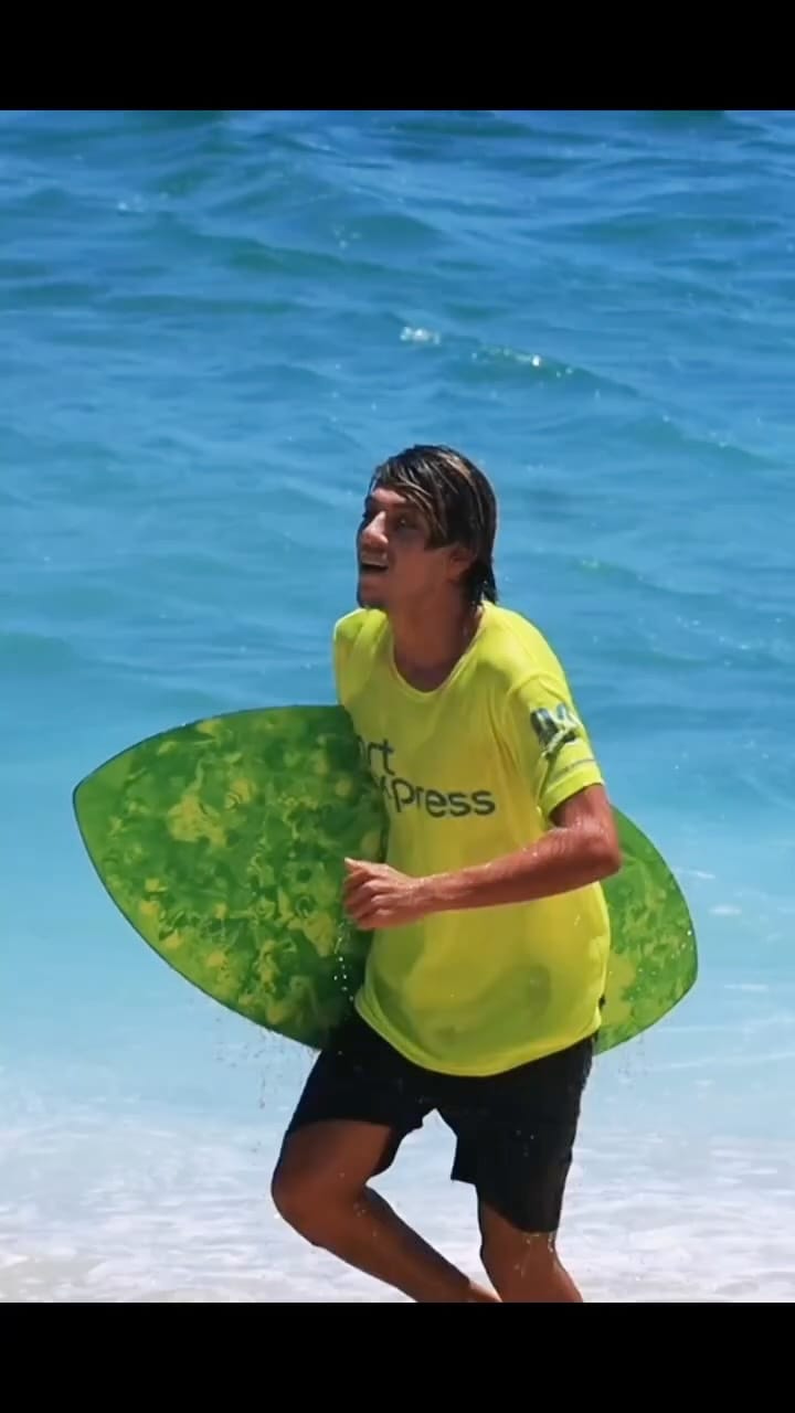 Post 6 by daniel alves on Instagram (video)
