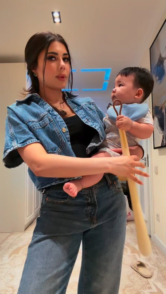 Post 7 by ❣️𝑉𝑖𝑐𝑡𝑜𝑟𝑖𝑎 𝑆ℎ𝑎ℎ𝑛𝑜𝑧𝑎❣️ on Instagram (video)