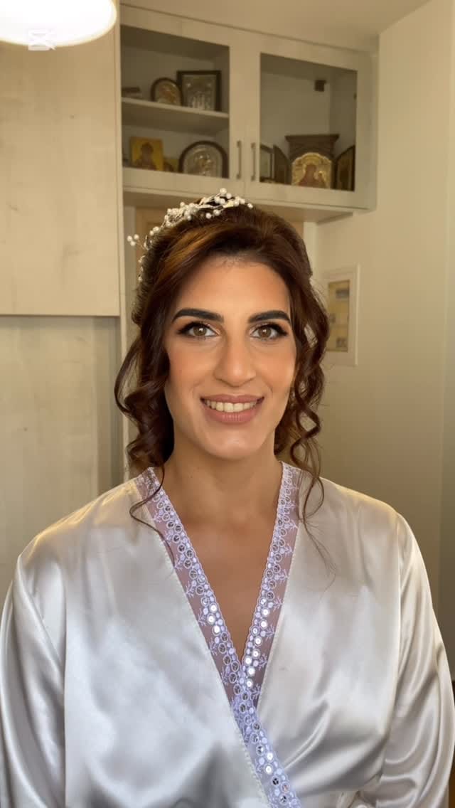 Post 2 by Mina_Drosou PRO MUA🌼 on Instagram (video)