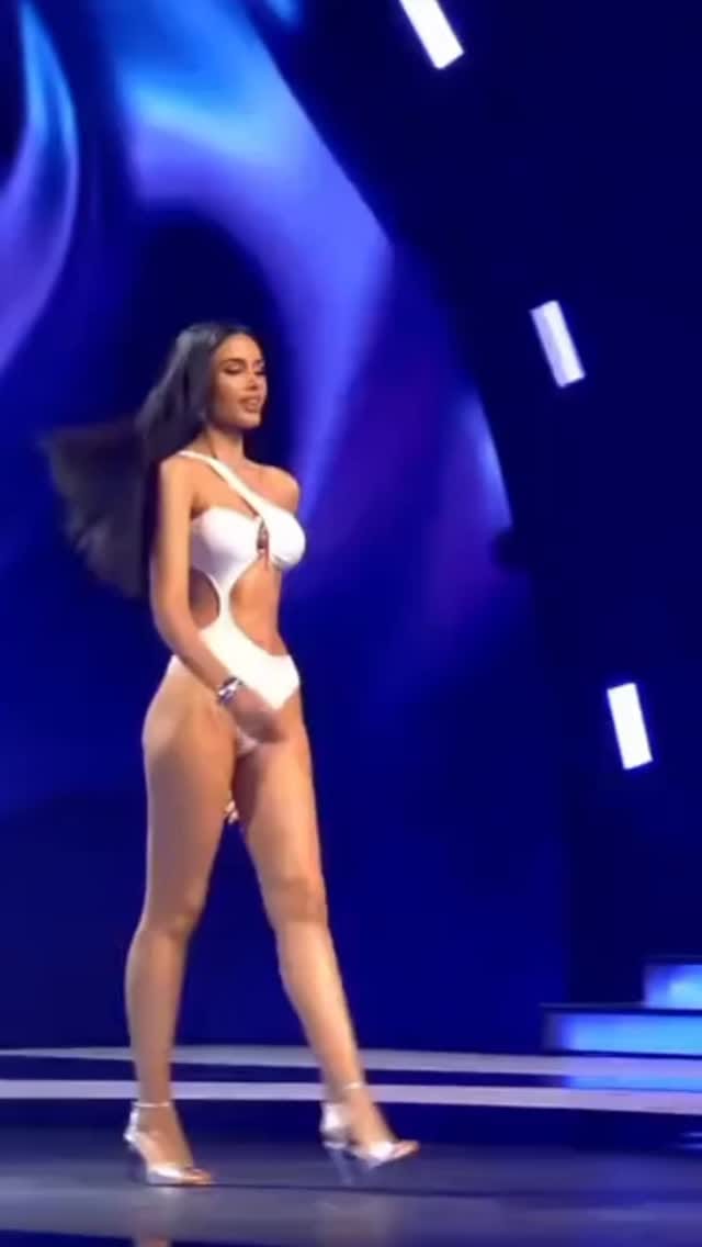 Post 5 by Miss do Universo ❤👑. on Instagram (video)