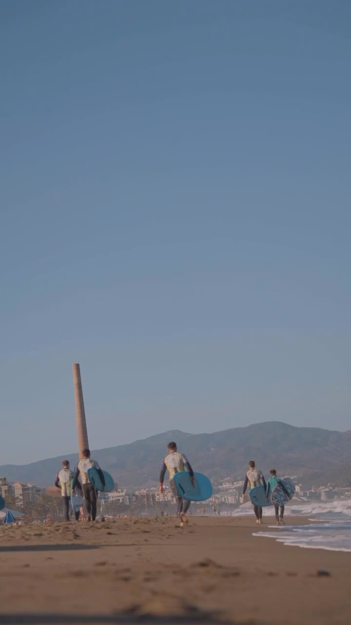 Post 10 by La Mar De Bien Surf Málaga on Instagram (video)