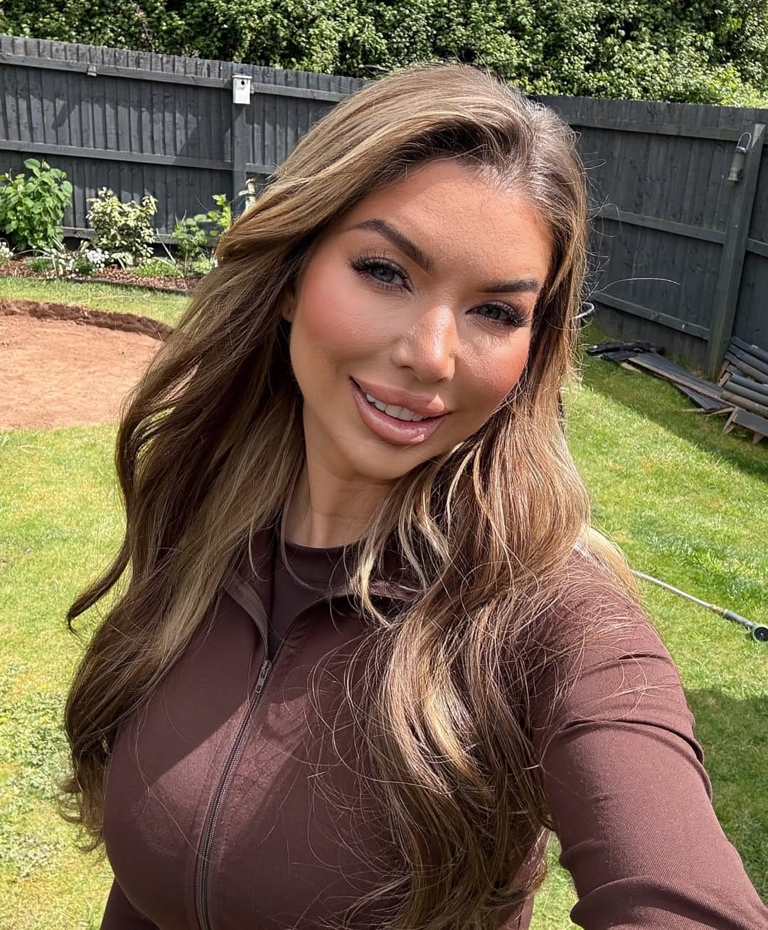 Post 1 by VICTORIA FOX 🦊 MAKEUP ARTIST on Instagram (carousel)