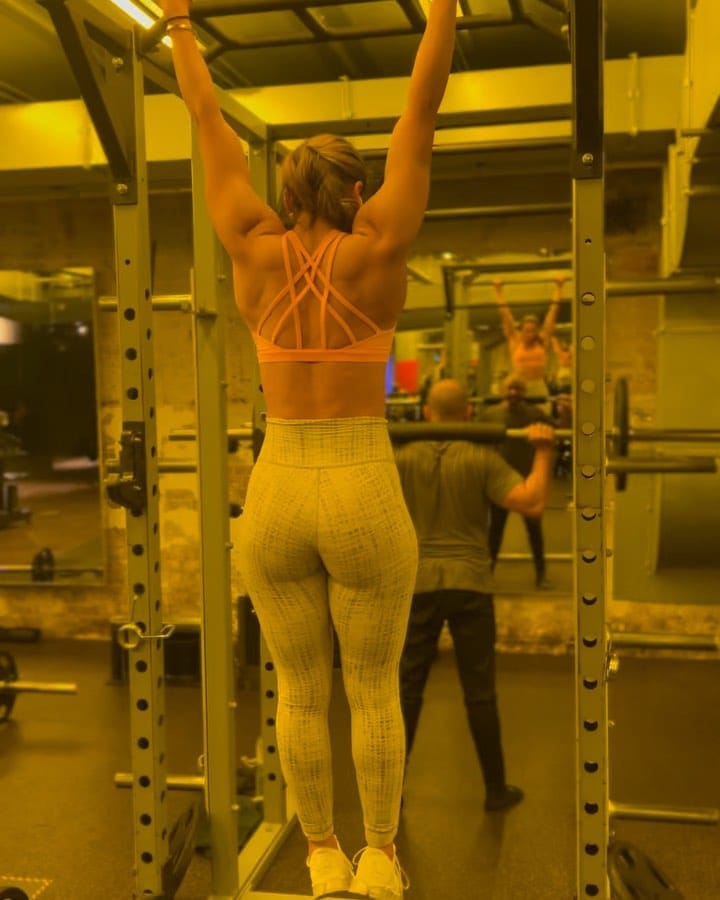 Post 1 by London Based Personal Trainer on Instagram (carousel)