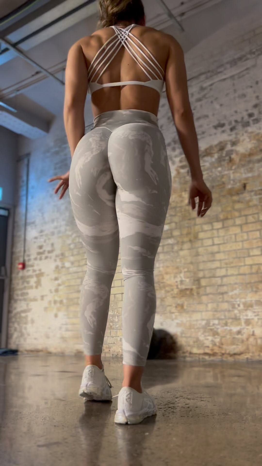 Post 3 by London Based Personal Trainer on Instagram (video)