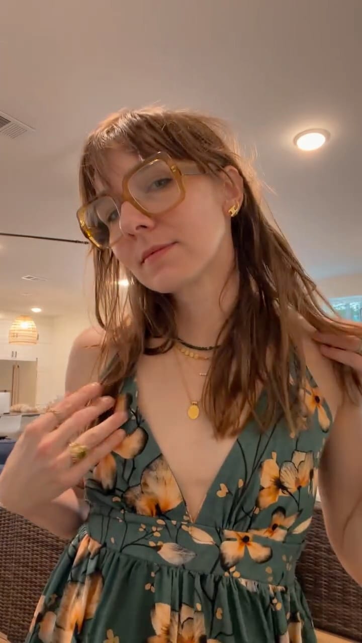 Post 1 by Victoria Smith on Instagram (video)