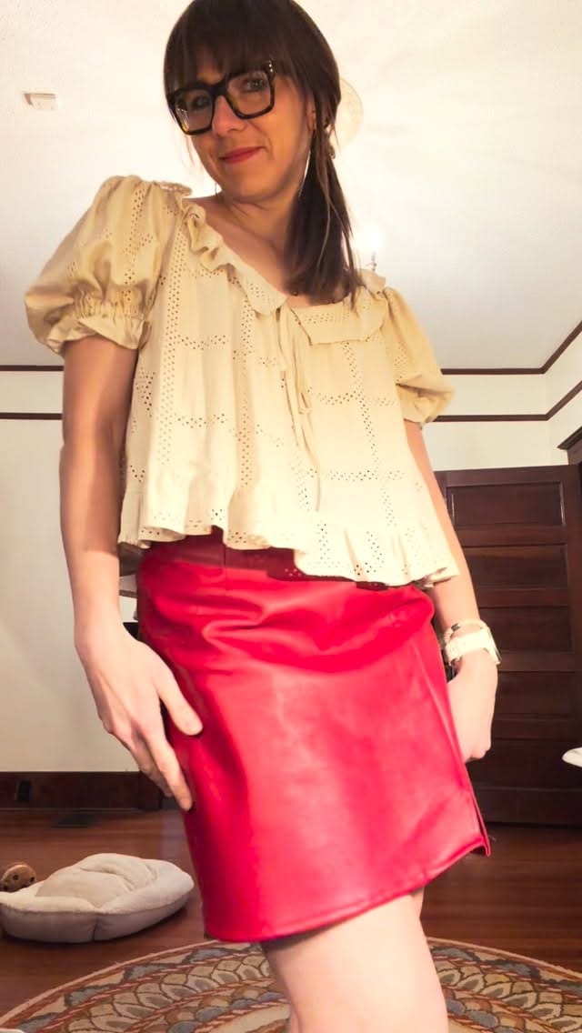 Post 7 by Victoria Smith on Instagram (video)