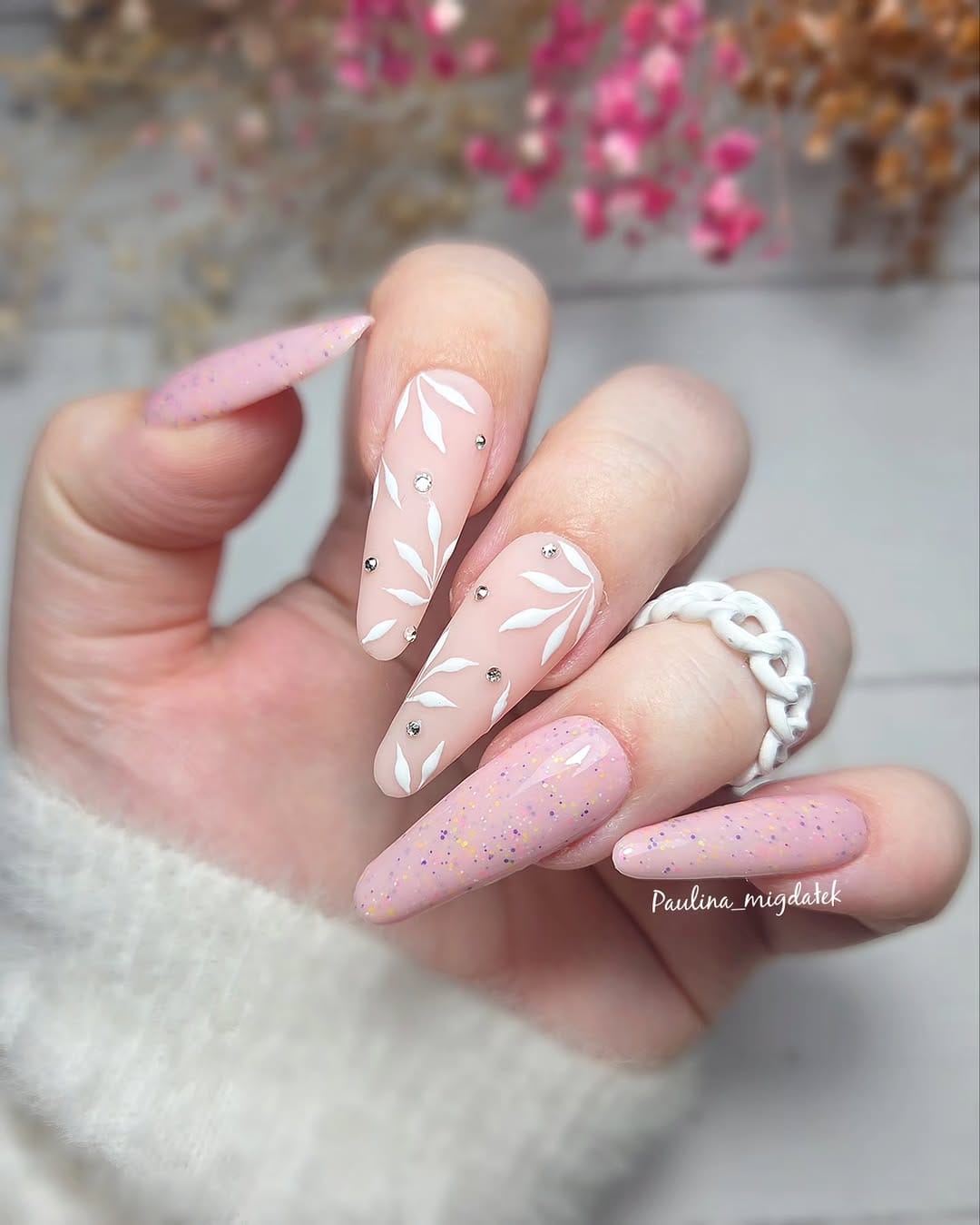 Post 7 by Paulina Migdałek on Instagram (carousel)