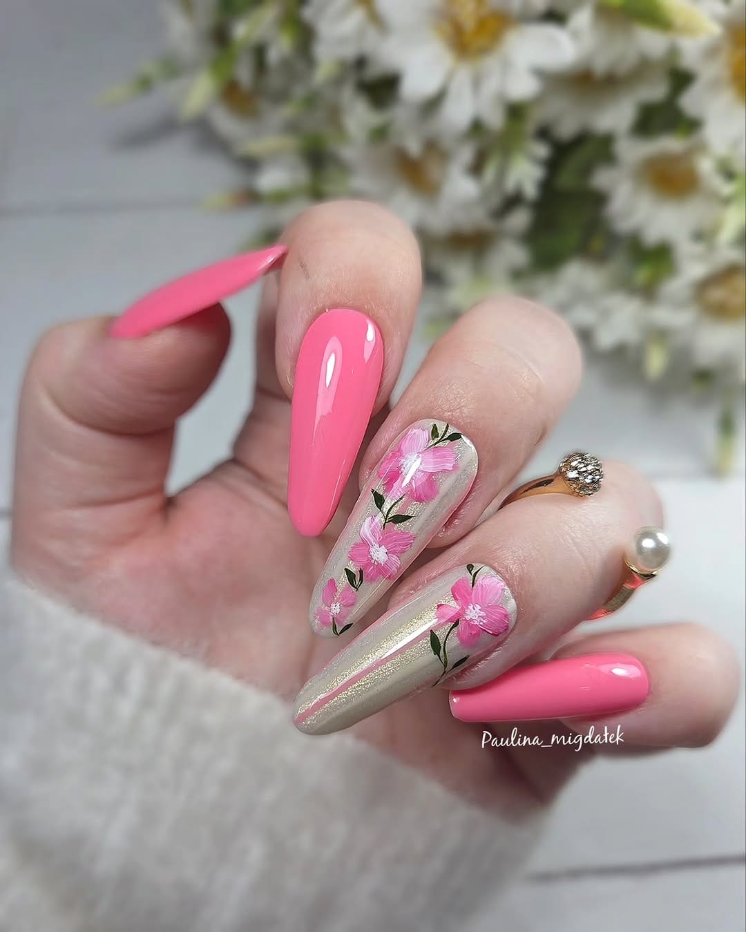Post 10 by Paulina Migdałek on Instagram (carousel)