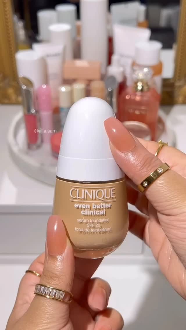 Post 8 by Venus on Instagram (video)