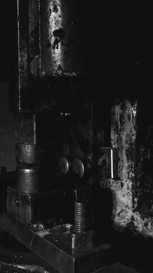 Post 4 by RICHARD HARRIS| Kitchen Knives on Instagram (video)