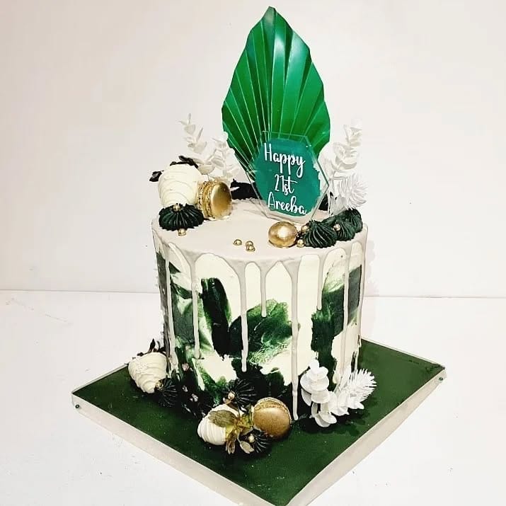 Post 3 by Sweet Illusion Cakes on Instagram (carousel)