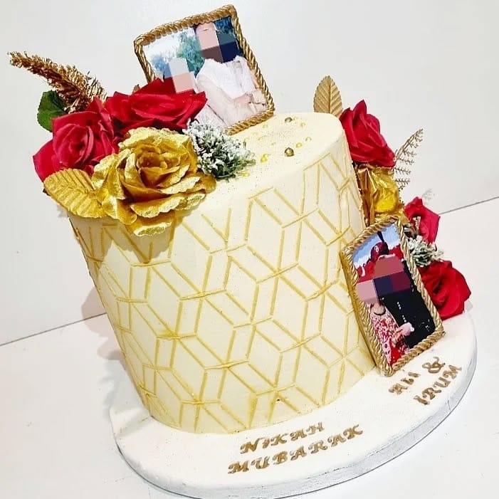 Post 6 by Sweet Illusion Cakes on Instagram (carousel)