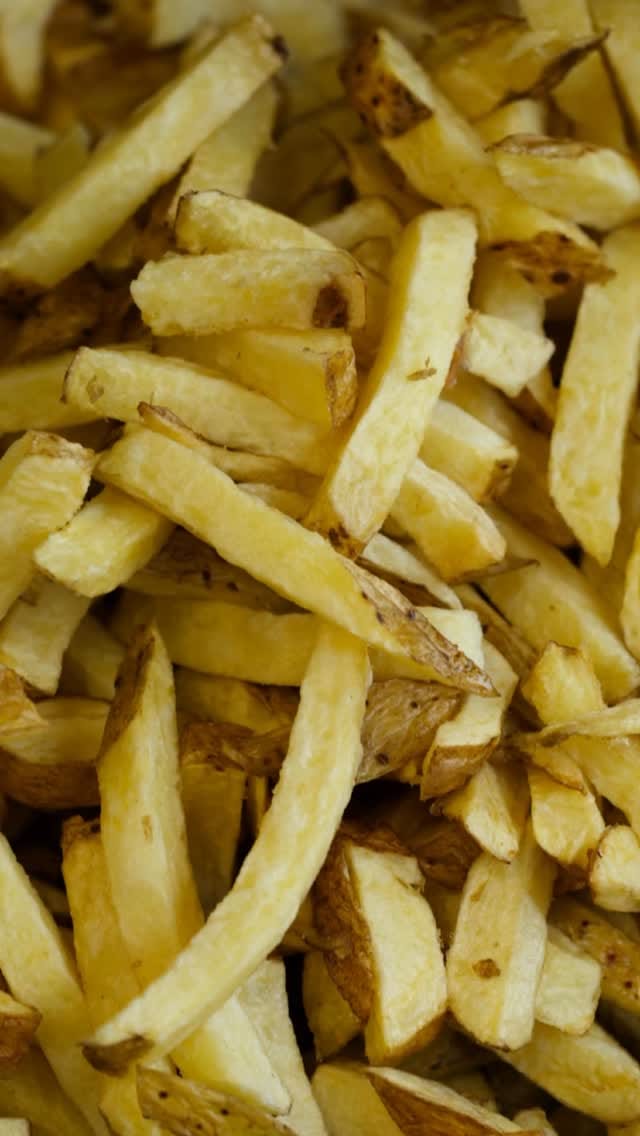 Post 7 by 🍟  Funky Chips on Instagram (video)