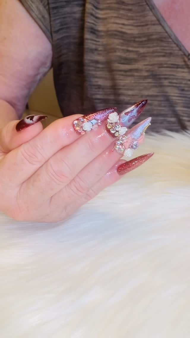 Post 8 by ✩🎀 🖤Victoria  🖤🎀 ✩🇨🇦 on Instagram (video)