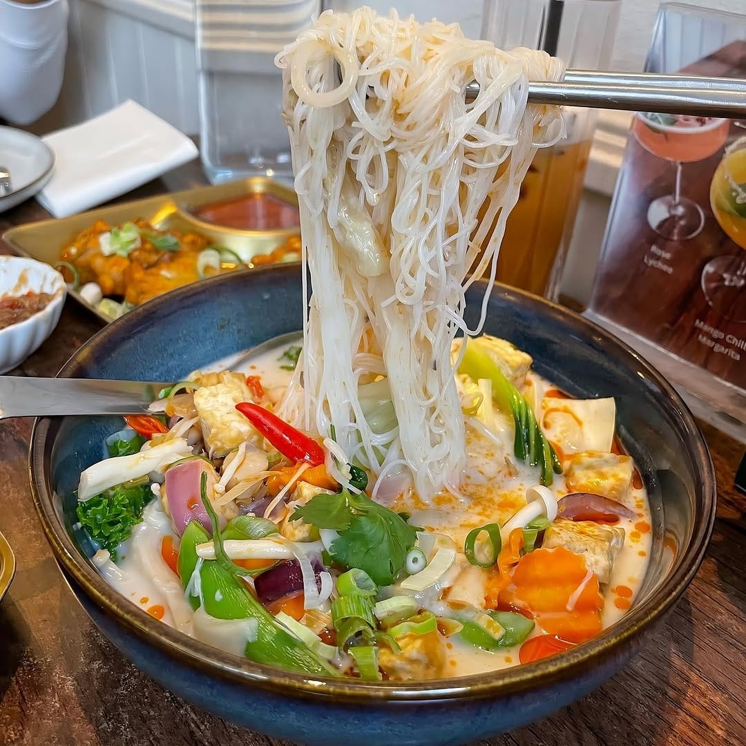 Post 10 by Vegan London Guide 🍱 #Veganlondon on Instagram (carousel)