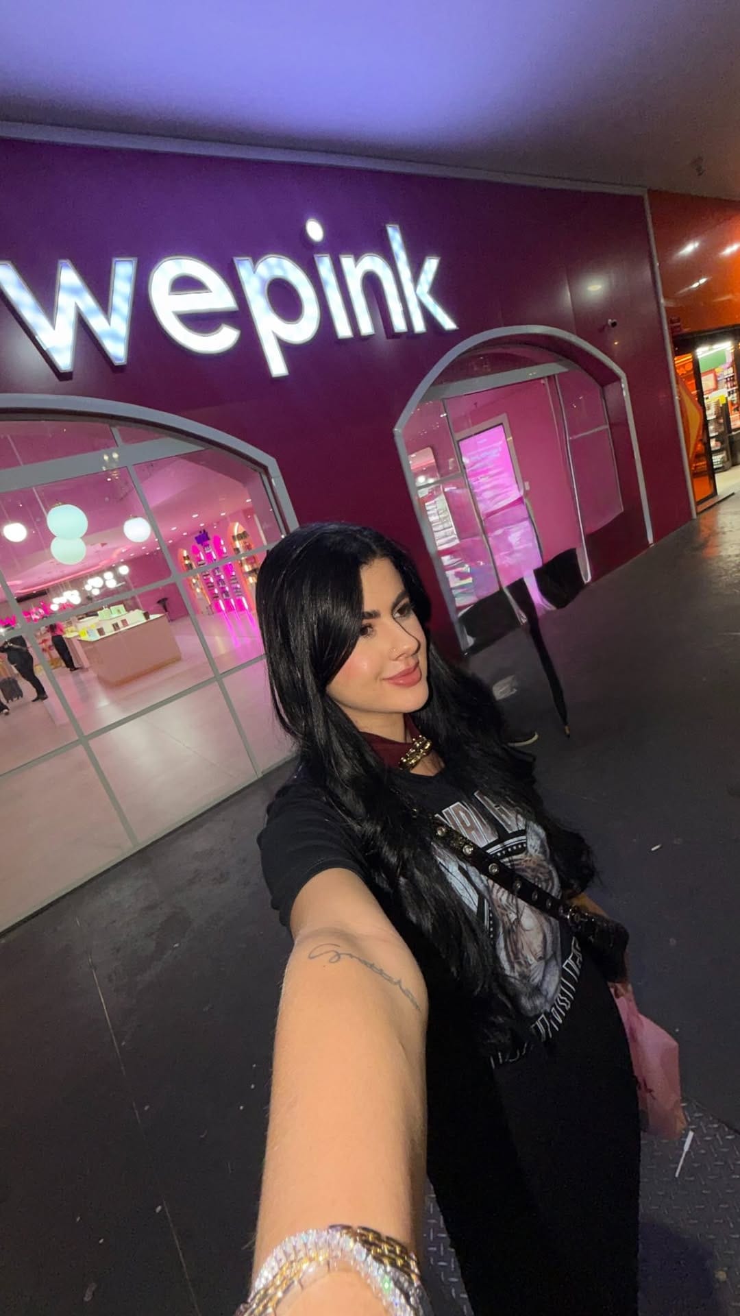 Post 3 by Gabrielle Prado • Maquiagens • perfumes • Victoria’s Secret on Instagram (video)
