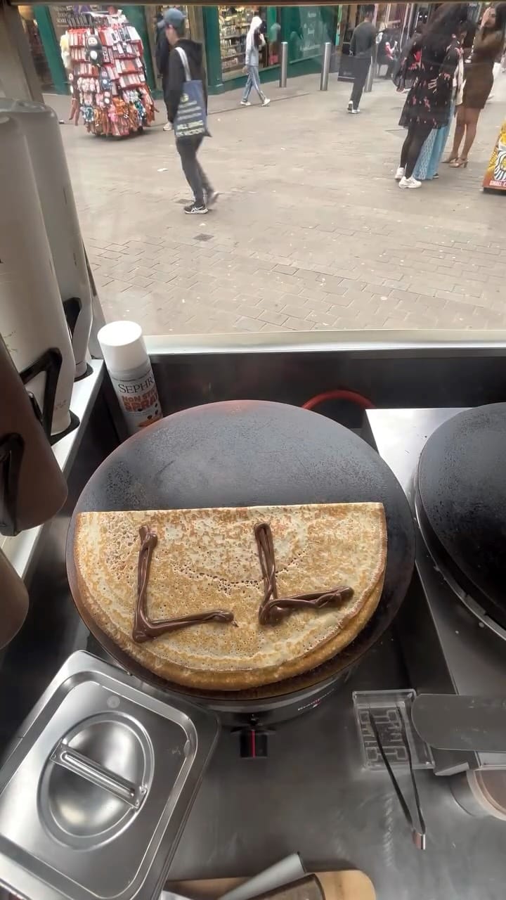 Post 7 by SIMPLE CRÊPE on Instagram (video)