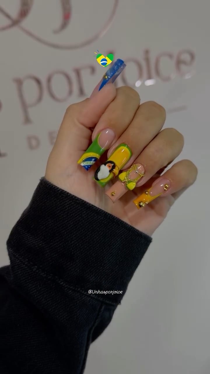 Post 3 by Joice T. Grein | Nail designer | Instrutora |📍Bal. Piçarras sc on Instagram (video)