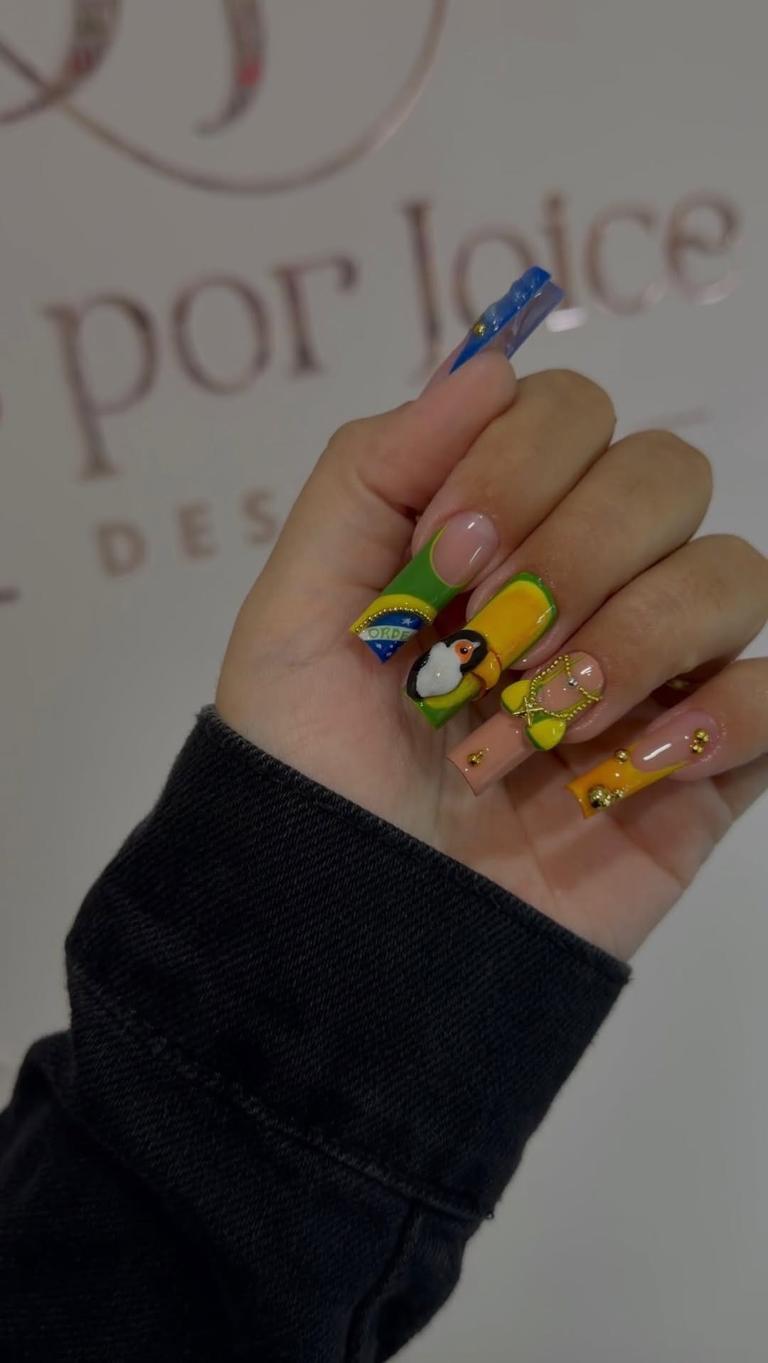 Post 2 by Joice T. Grein | Nail designer | Instrutora |📍Bal. Piçarras sc on Instagram (video)