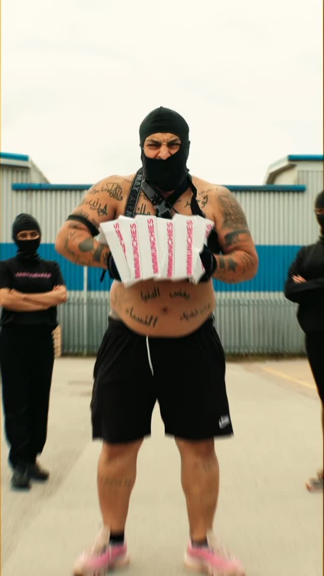 Post 10 by Munchies UK on Instagram (video)