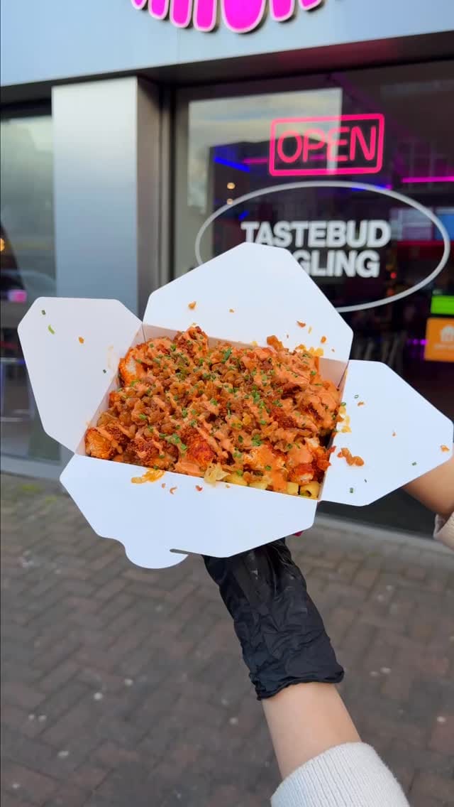 Post 8 by Munchies UK on Instagram (video)
