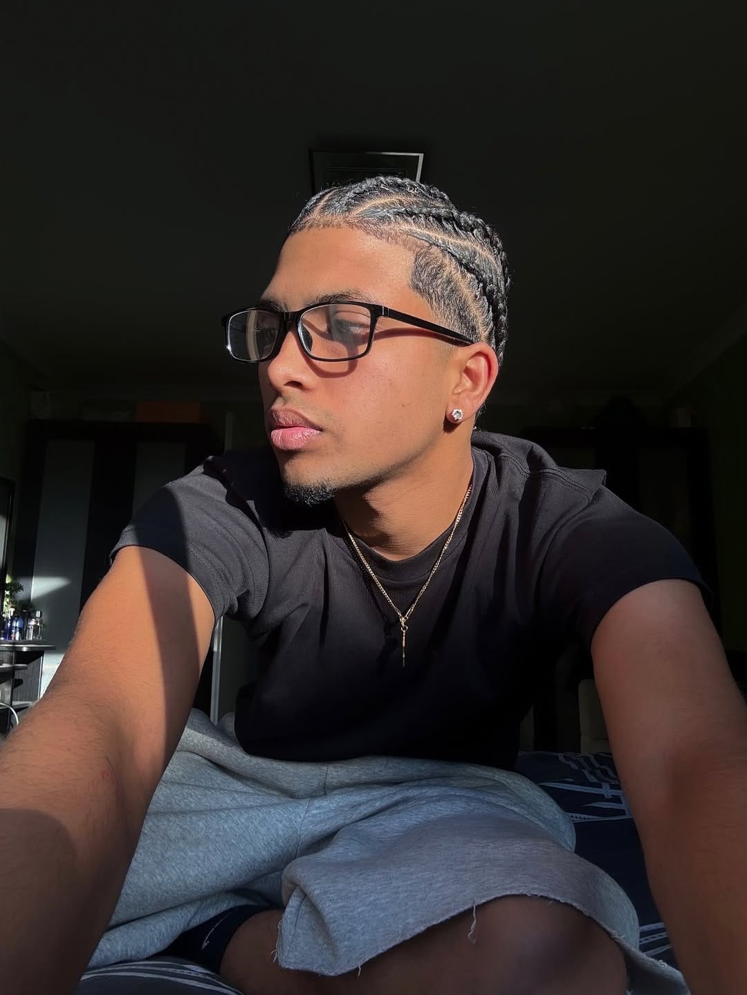 Post 3 by THEEE SKINNY LEGEND on Instagram (carousel)