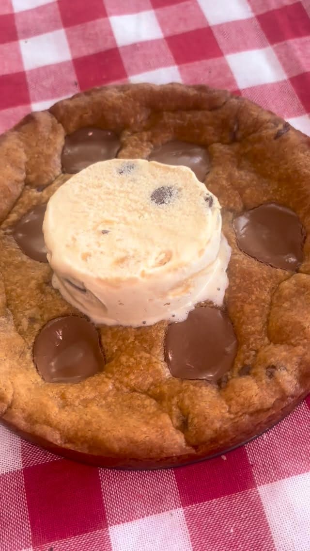 Post 4 by Hot Chip Cookie Dough on Instagram (video)