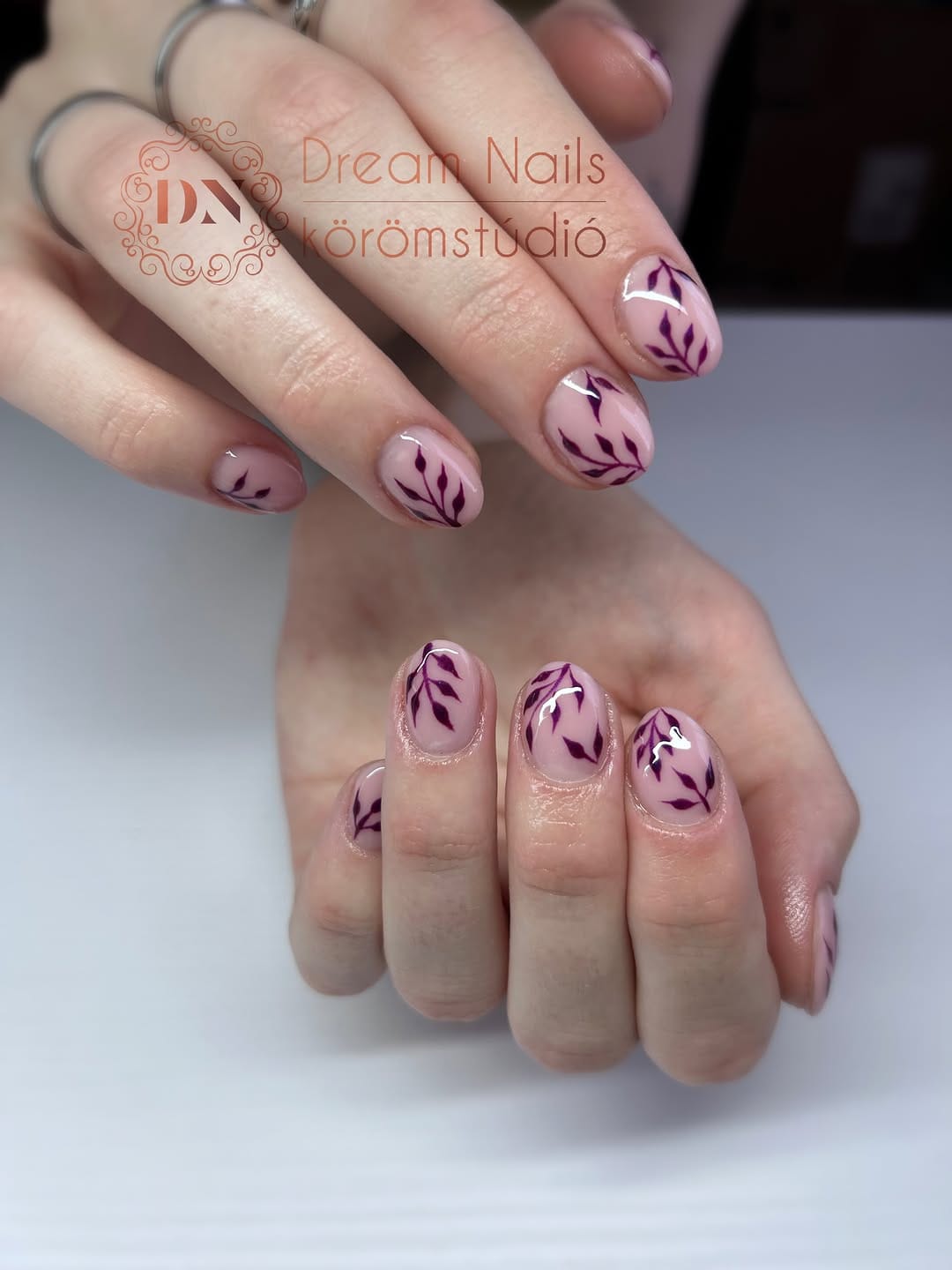 Post 1 by 20 Lucky Nails on Instagram (image)