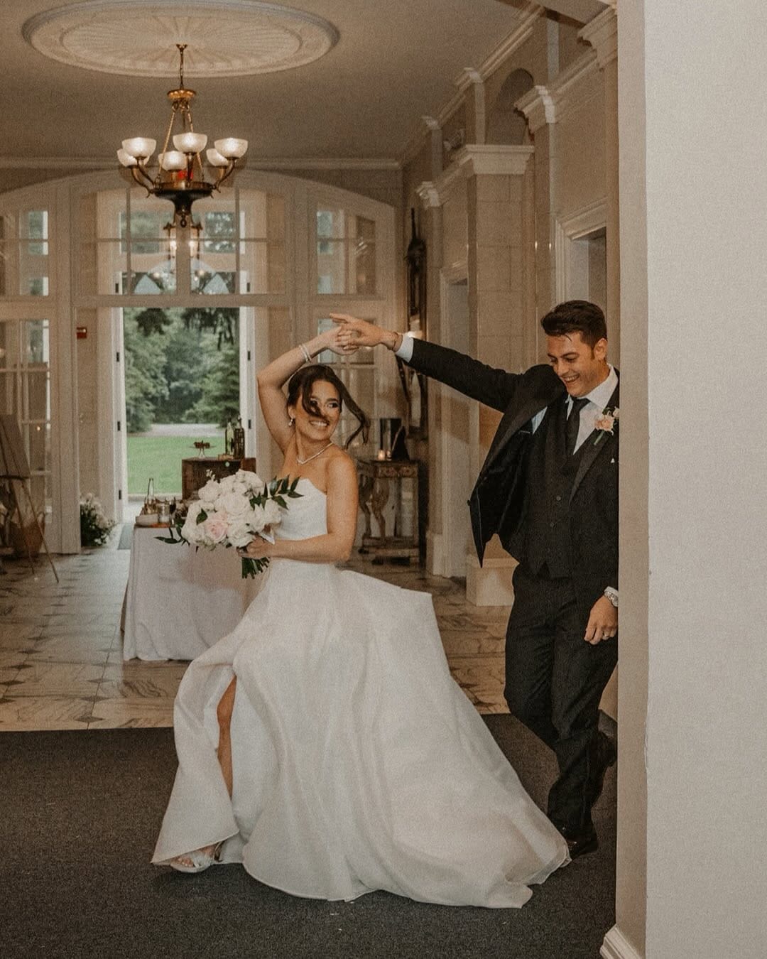 Post 1 by Victoria Andreozzi | Wedding & Elopement Photographer on Instagram (carousel)