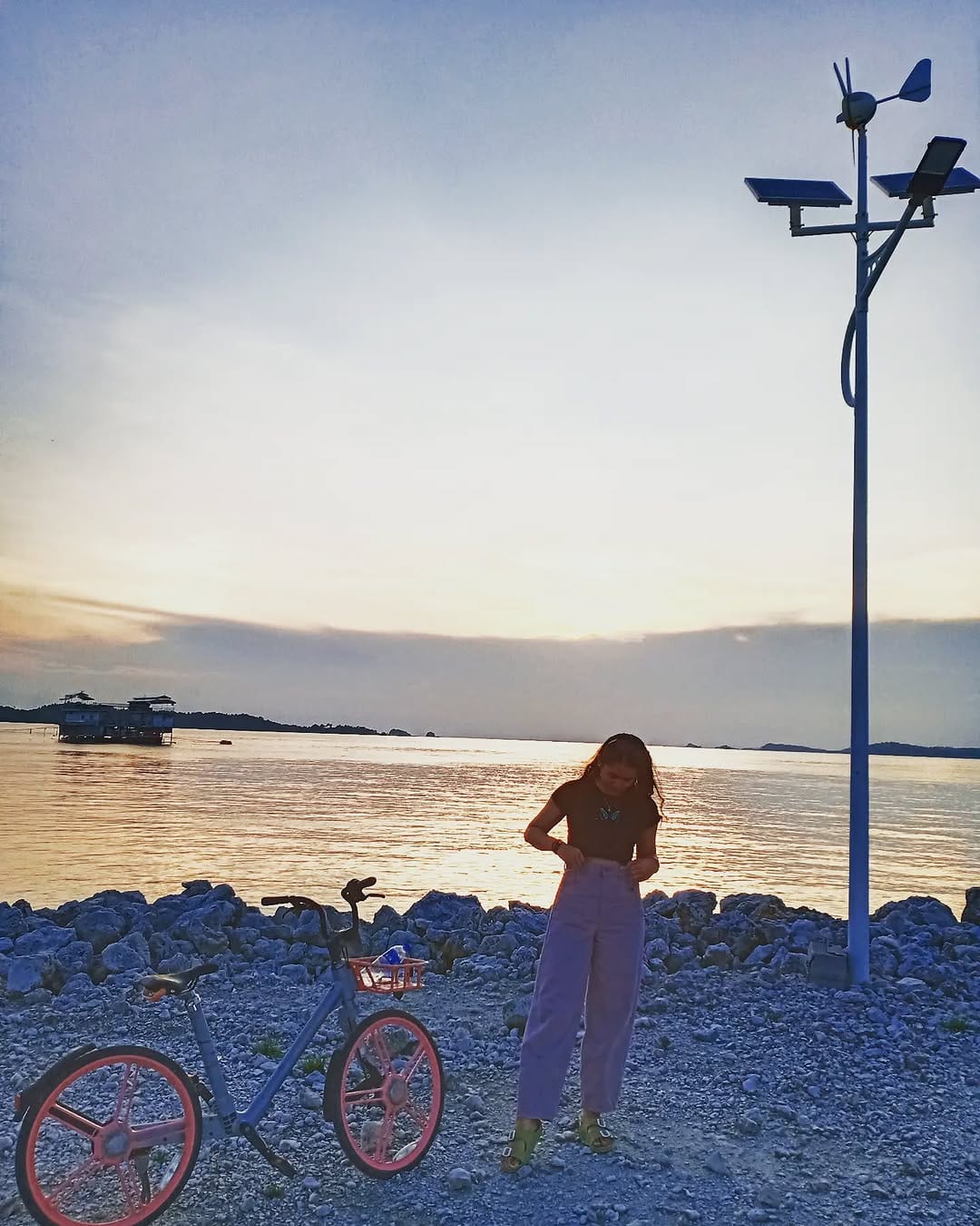 Post 3 by Yeni Chandra on Instagram (image)