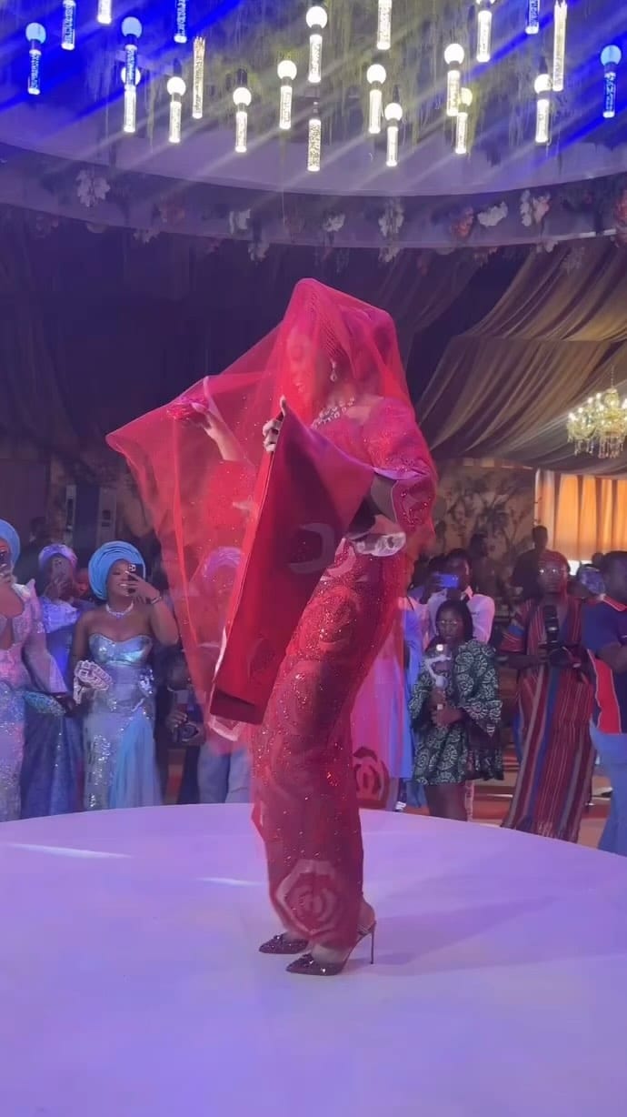 Post 9 by Ona160613 (Abisola Akinlabi Adebanjo) on Instagram (video)