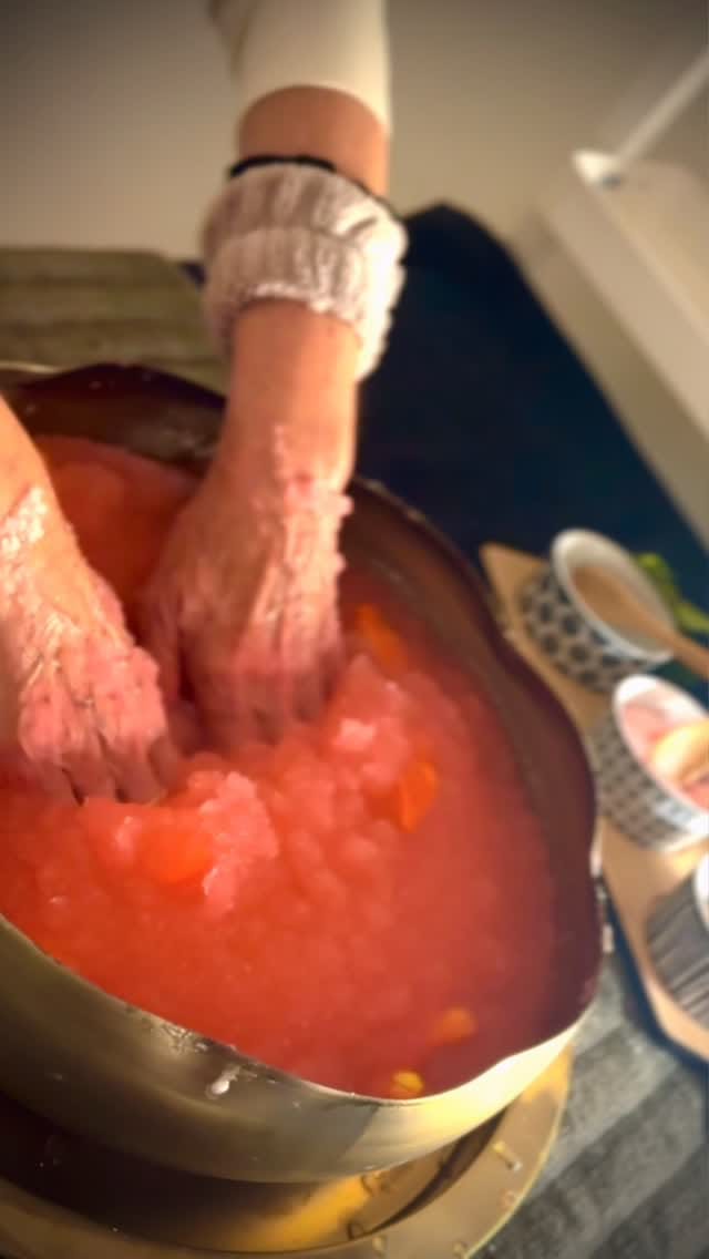 Post 4 by The Beauty Studio on Instagram (video)