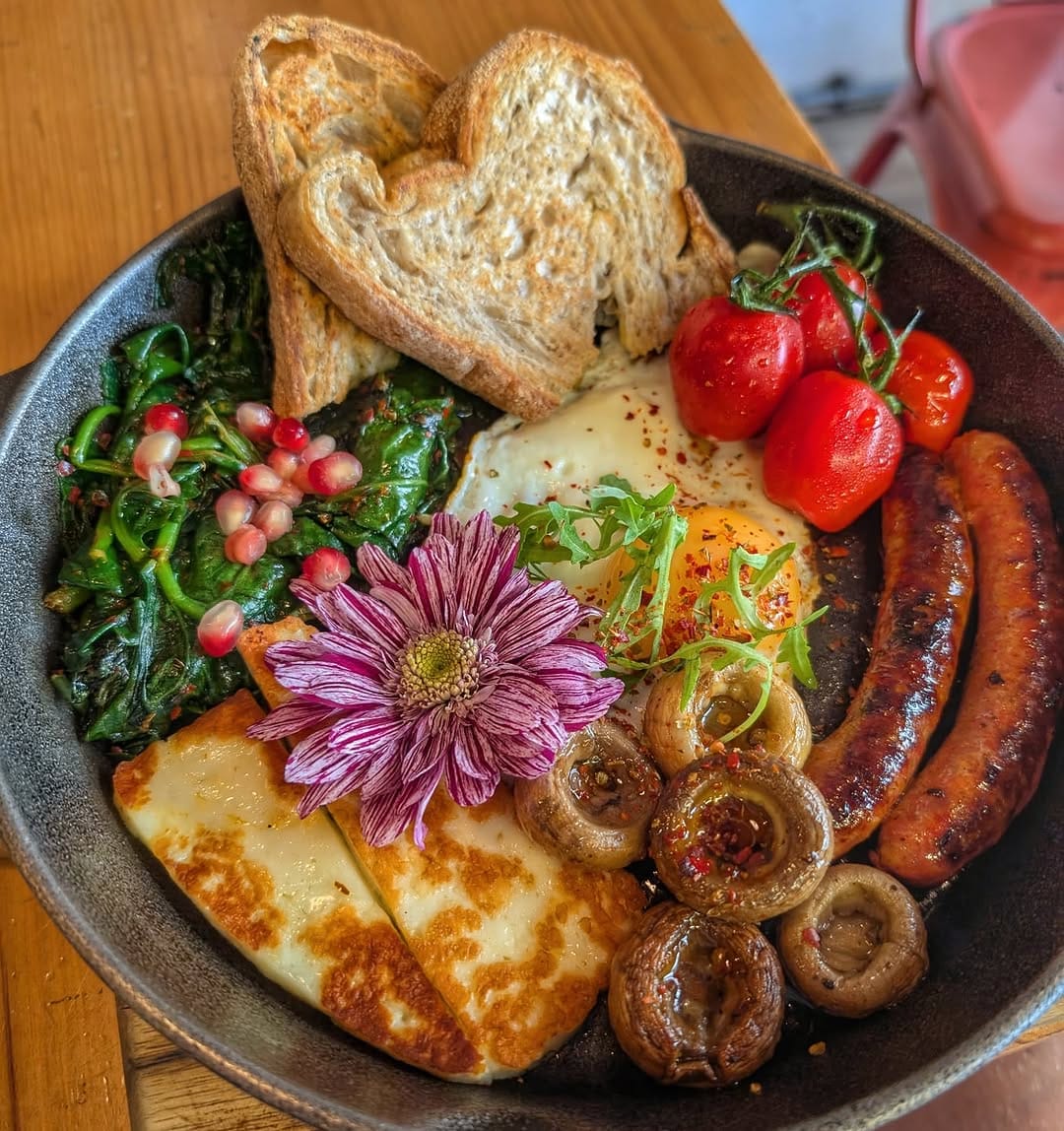 Post 4 by Sarm & Maani’s Food Reviews on Instagram (image)